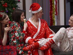 RelaXXX presents: Lucky dude gets the best christmas gift - lina sun and alice xo