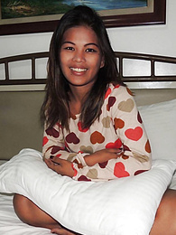 RelaXXX presents: Dark-skinned 22 yr old Filipina meets old flame in Angeles City